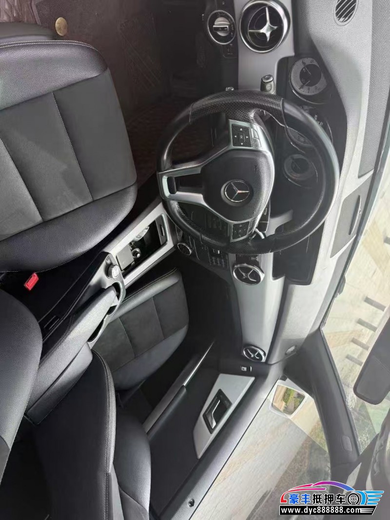 15年奔驰GLK轿车抵押车出售