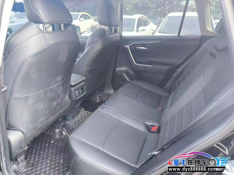 22年丰田威兰达轿车抵押车出售