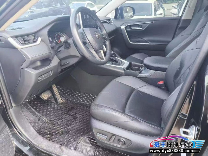 22年丰田威兰达轿车抵押车出售