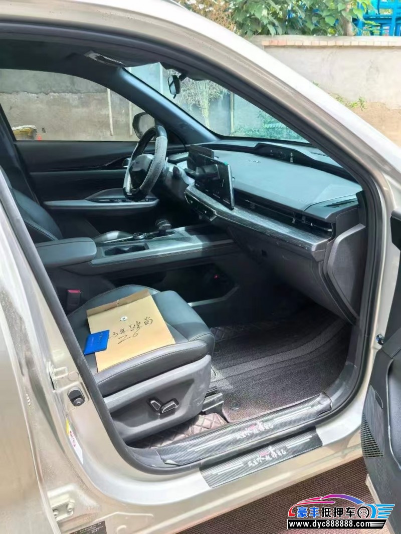 23年长安欧尚Z6轿车抵押车出售