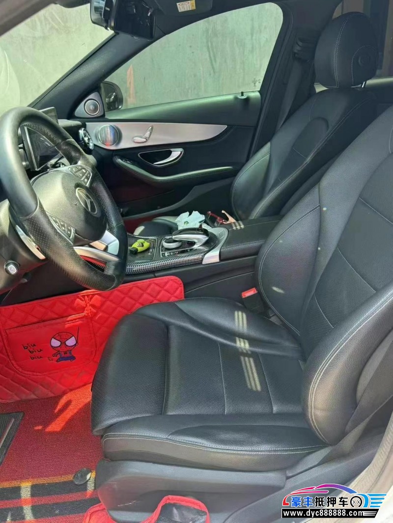 16年奔驰C轿车抵押车出售