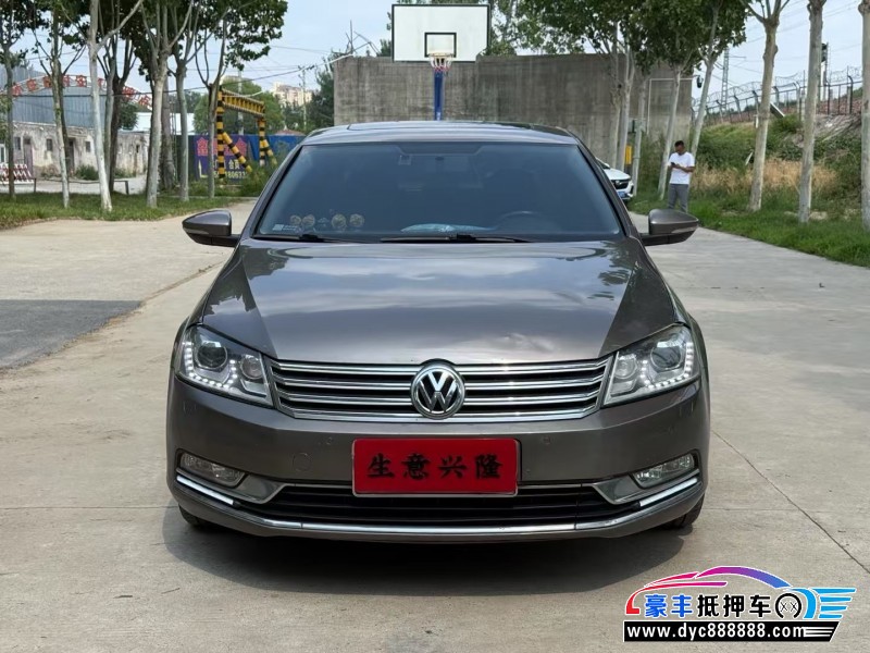 13年大众迈腾轿车抵押车出售