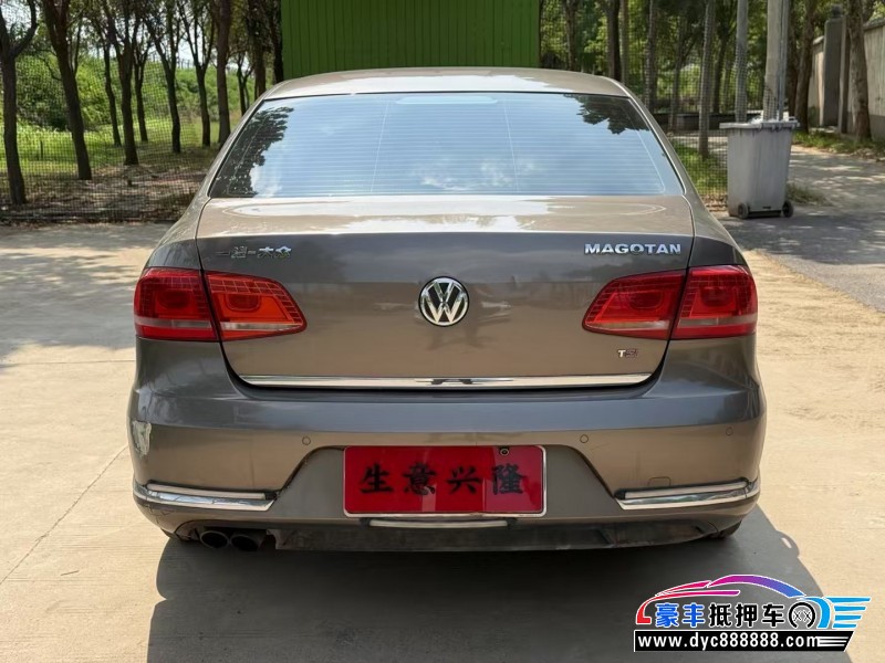 13年大众迈腾轿车抵押车出售