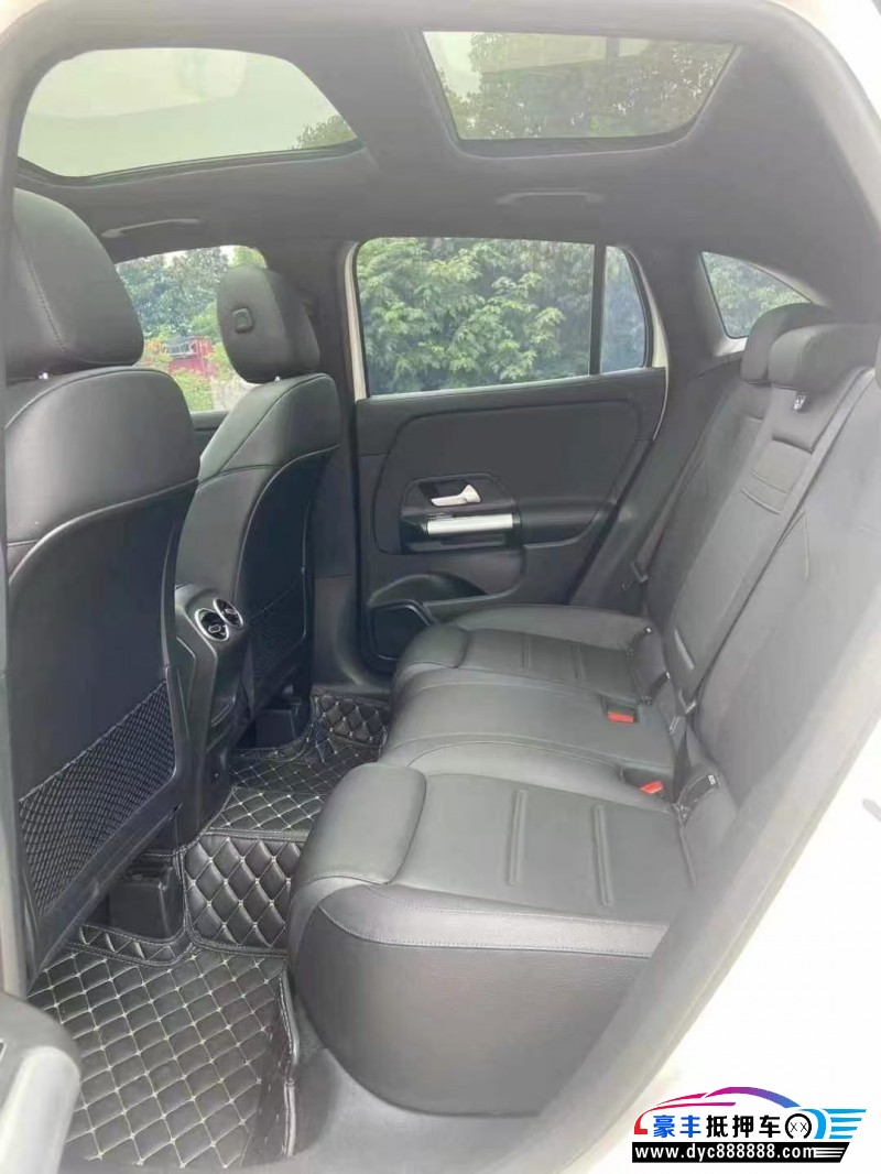 21年奔驰GLA轿车抵押车出售