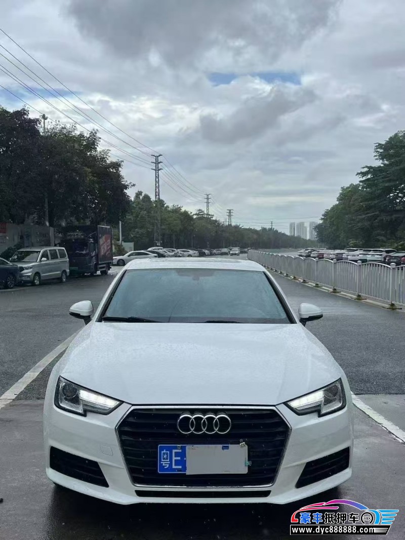 抵押车出售17年奥迪A4L轿车