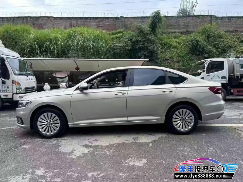 21年大众朗逸轿车抵押车出售