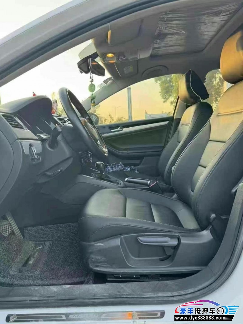 19年大众速腾轿车抵押车出售