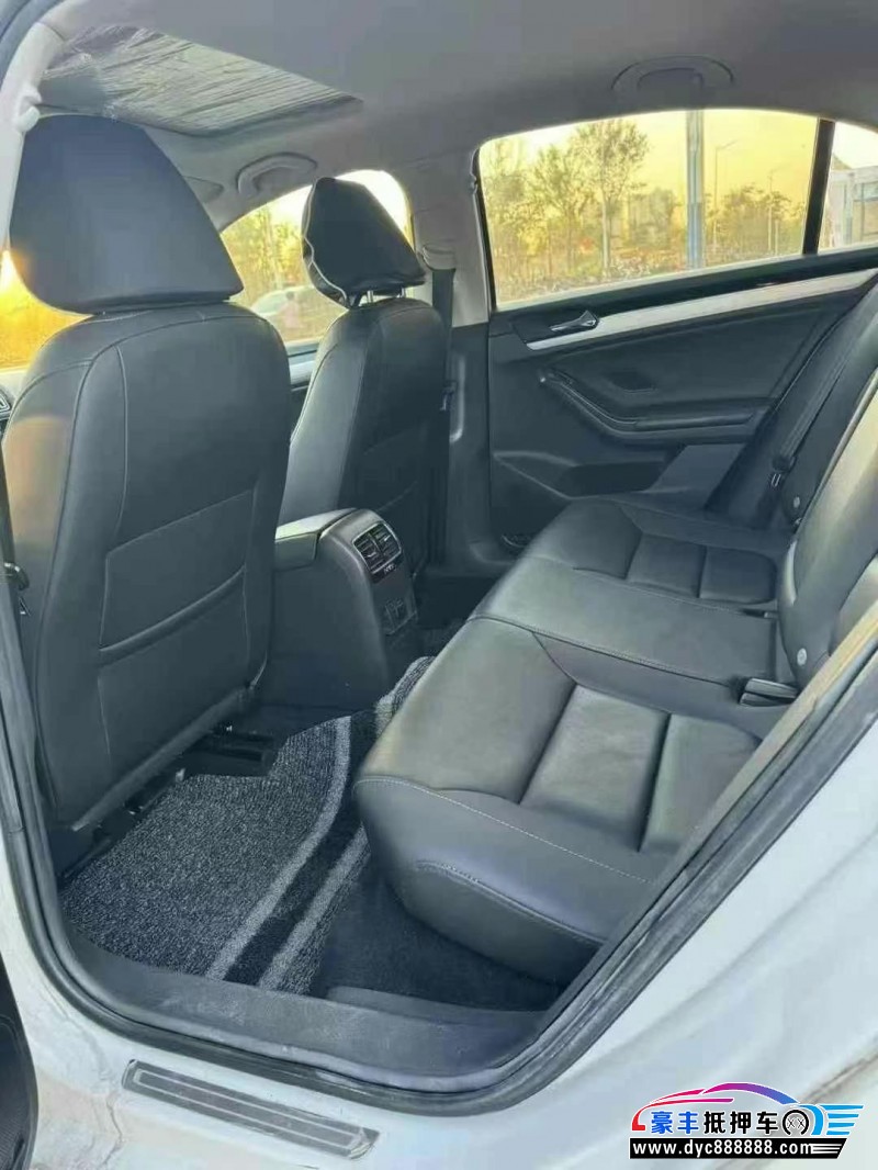 19年大众速腾轿车抵押车出售