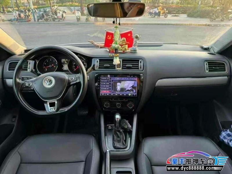 19年大众速腾轿车抵押车出售