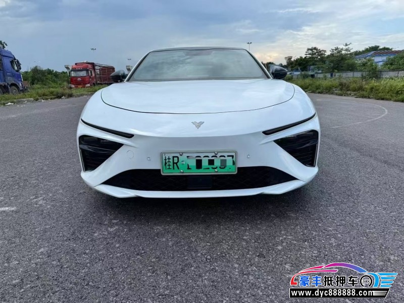 23年哪吒S轿车抵押车出售