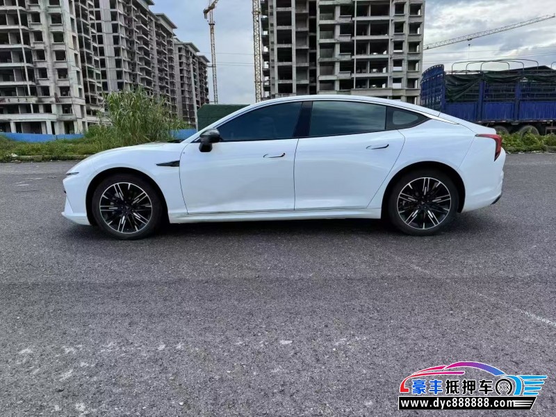 23年哪吒S轿车抵押车出售