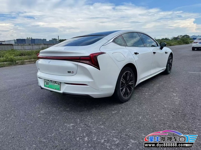 23年哪吒S轿车抵押车出售