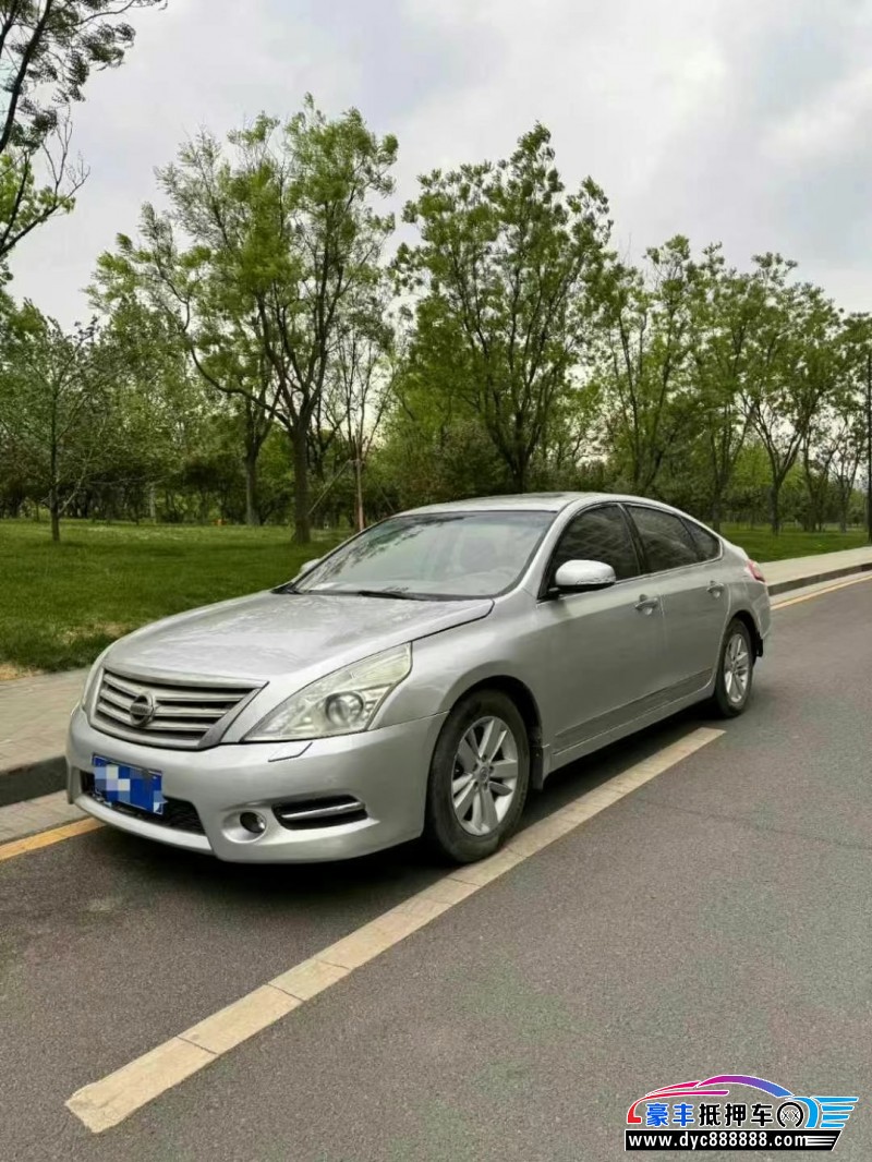 12年日产天籁轿车抵押车出售