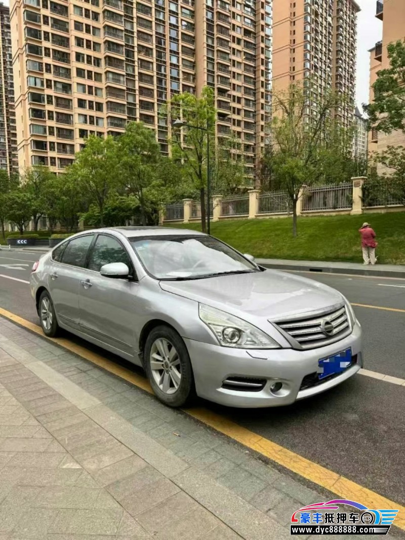 12年日产天籁轿车抵押车出售