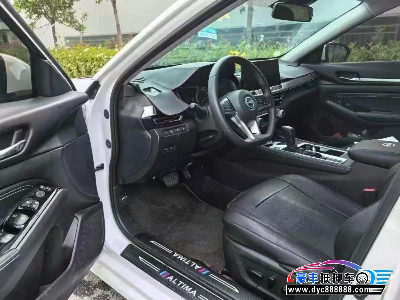 24年日产天籁轿车抵押车出售