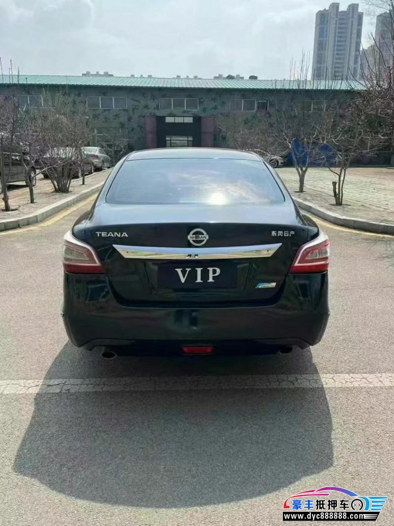 15年日产天籁轿车抵押车出售