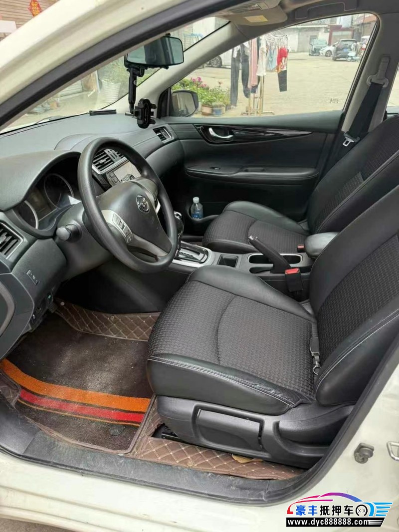 17年日产骐达轿车抵押车出售