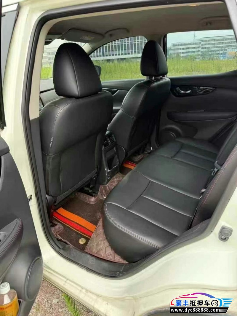 21年日产逍客轿车抵押车出售