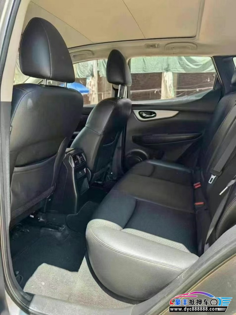 20年日产逍客轿车抵押车出售