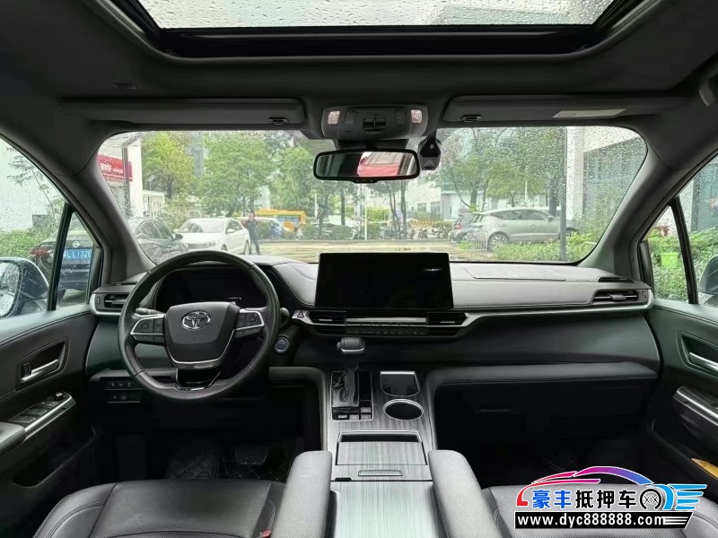 22年丰田塞纳轿车抵押车出售