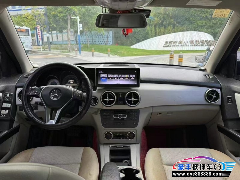 13年奔驰GLK轿车抵押车出售