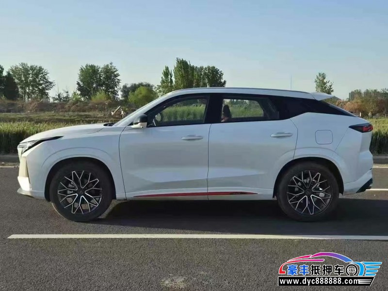 25年长安欧尚Z6轿车抵押车出售