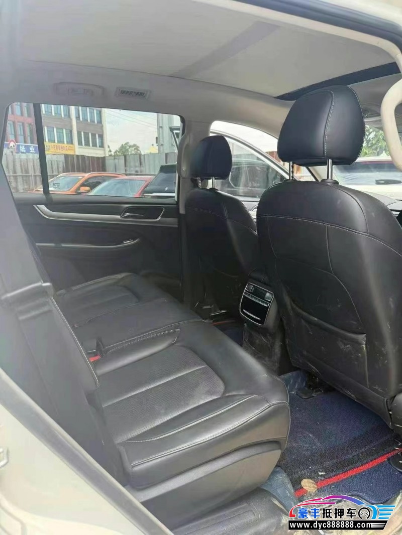 23年荣威RX8轿车抵押车出售