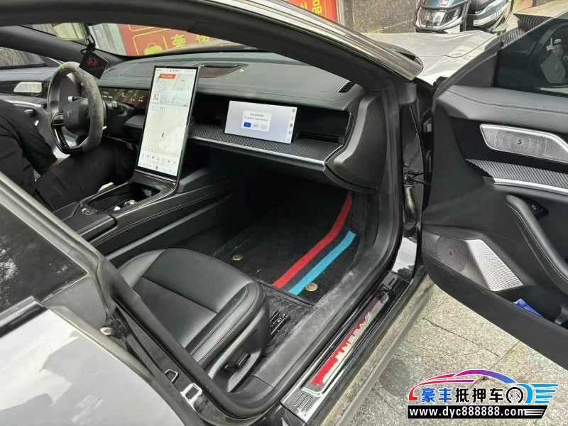 23年哪吒S轿车抵押车出售