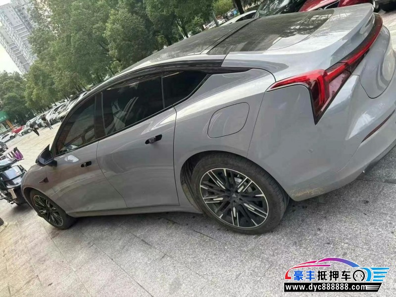 23年哪吒S轿车抵押车出售