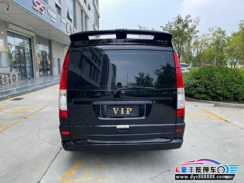 13年奔驰威霆轿车抵押车出售