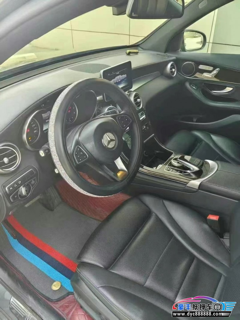 17年奔驰GLC轿车抵押车出售