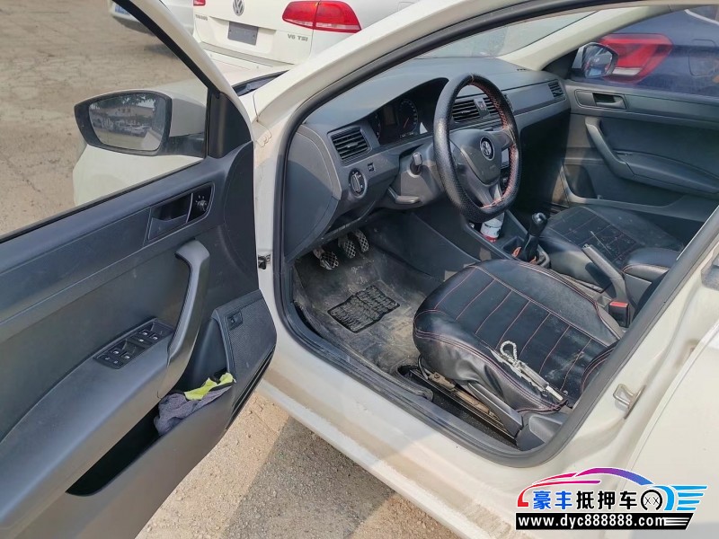 17年大众桑塔纳轿车抵押车出售