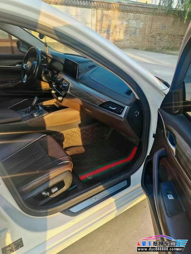 19年宝马5系轿车抵押车出售