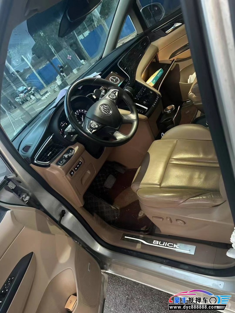 18年别克GL8轿车抵押车出售