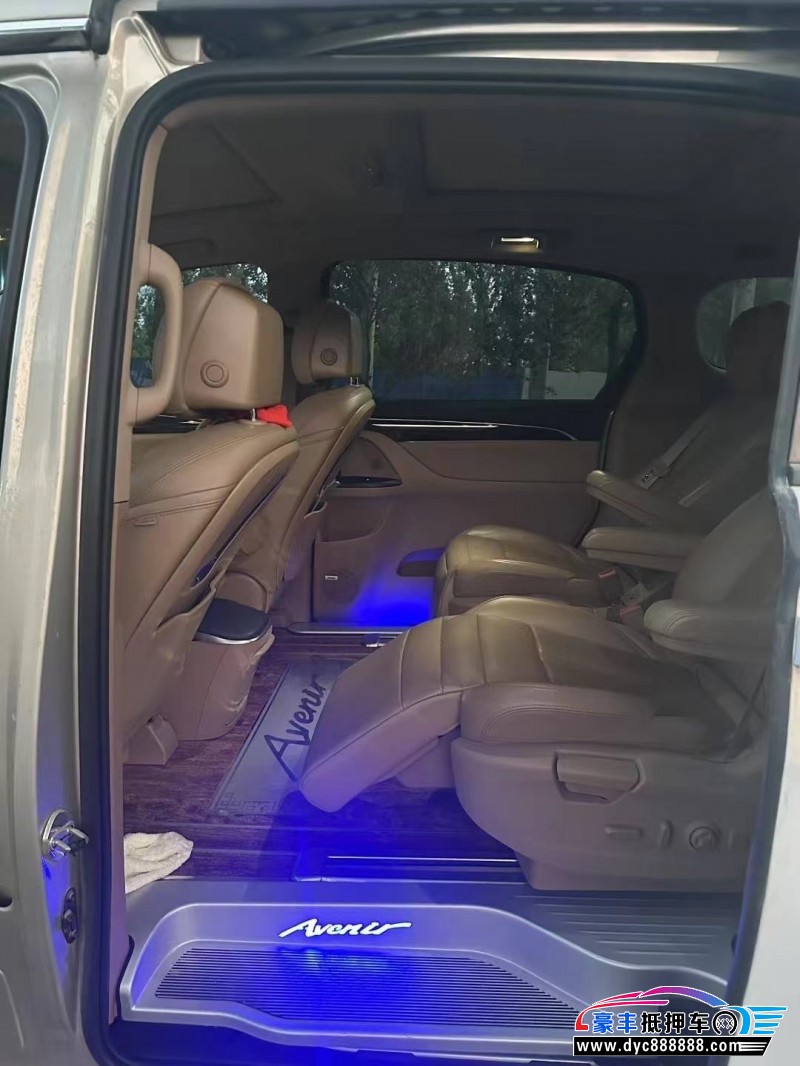 18年别克GL8轿车抵押车出售