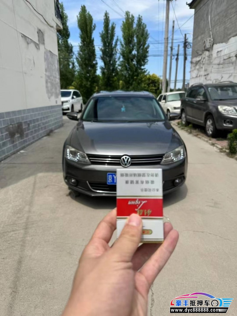 14年大众速腾轿车抵押车出售