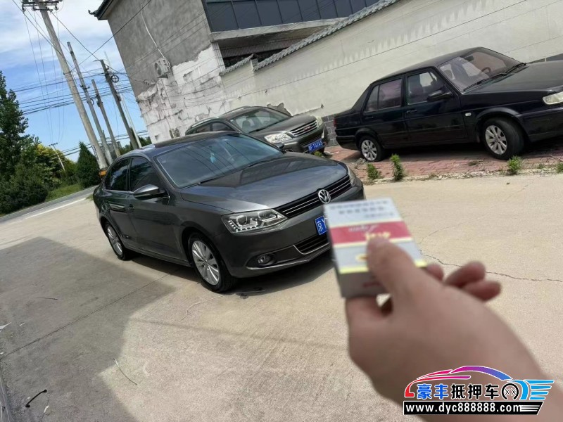 14年大众速腾轿车抵押车出售