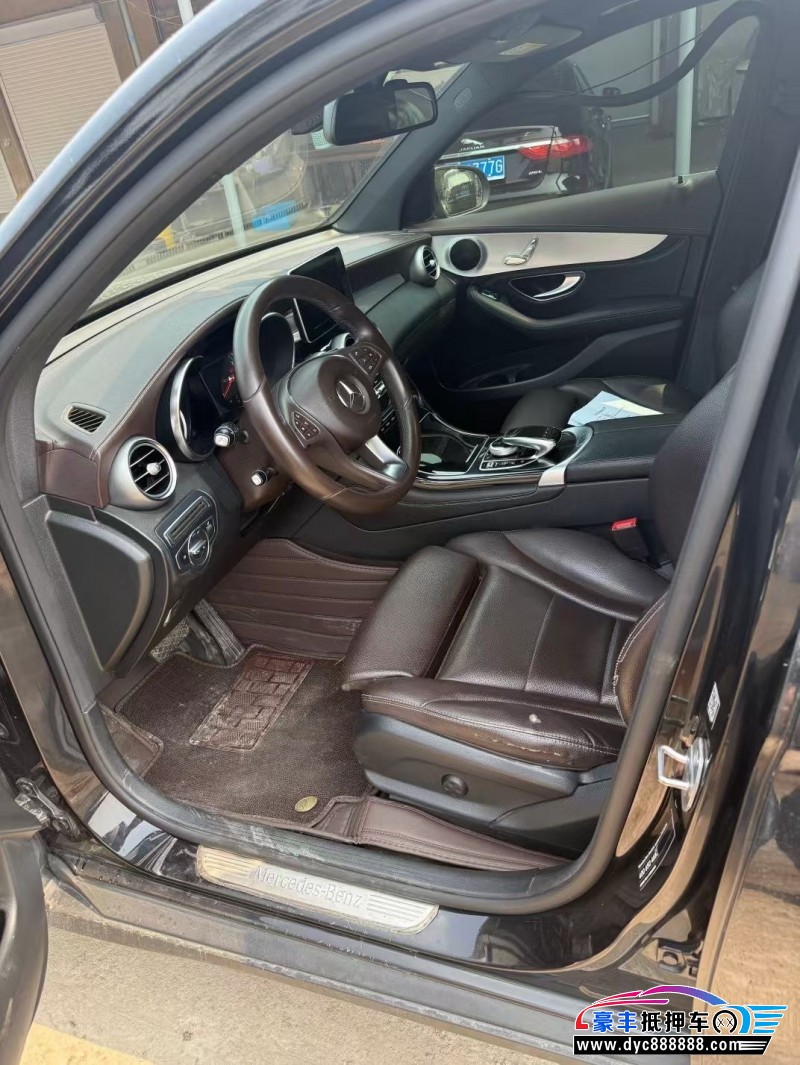 17年奔驰GLC轿车抵押车出售