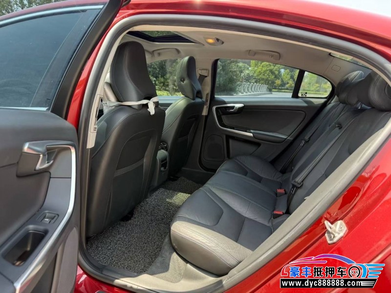 14年沃尔沃S60轿车抵押车出售