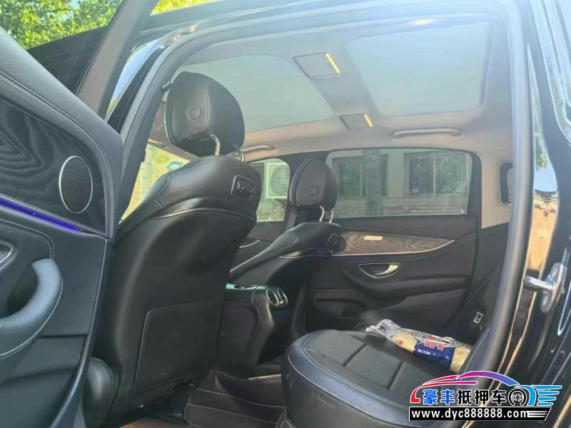 19年奔驰E轿车抵押车出售