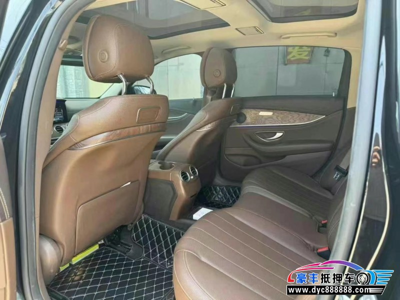 17年奔驰E轿车抵押车出售