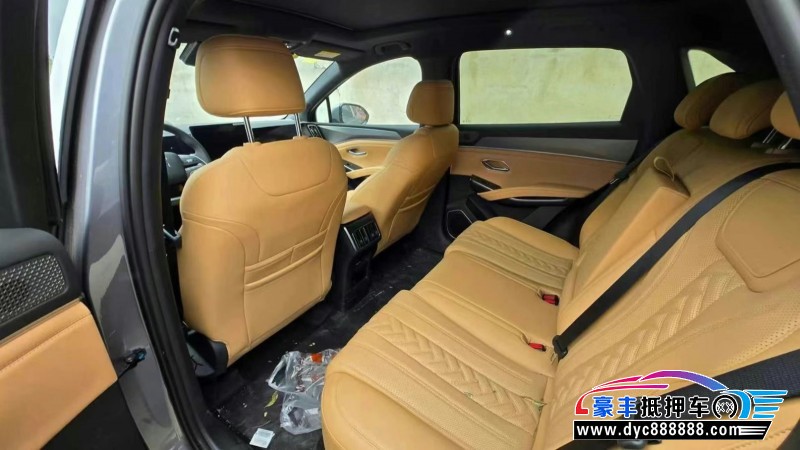 25年比亚迪宋轿车抵押车出售