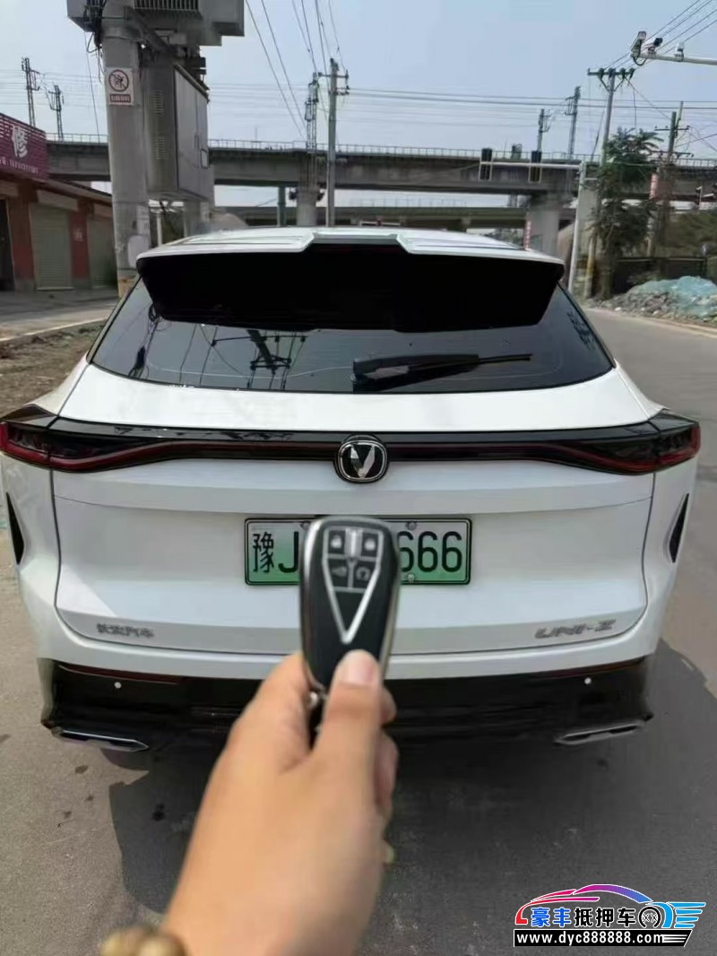 25年长安长安UNI轿车抵押车出售