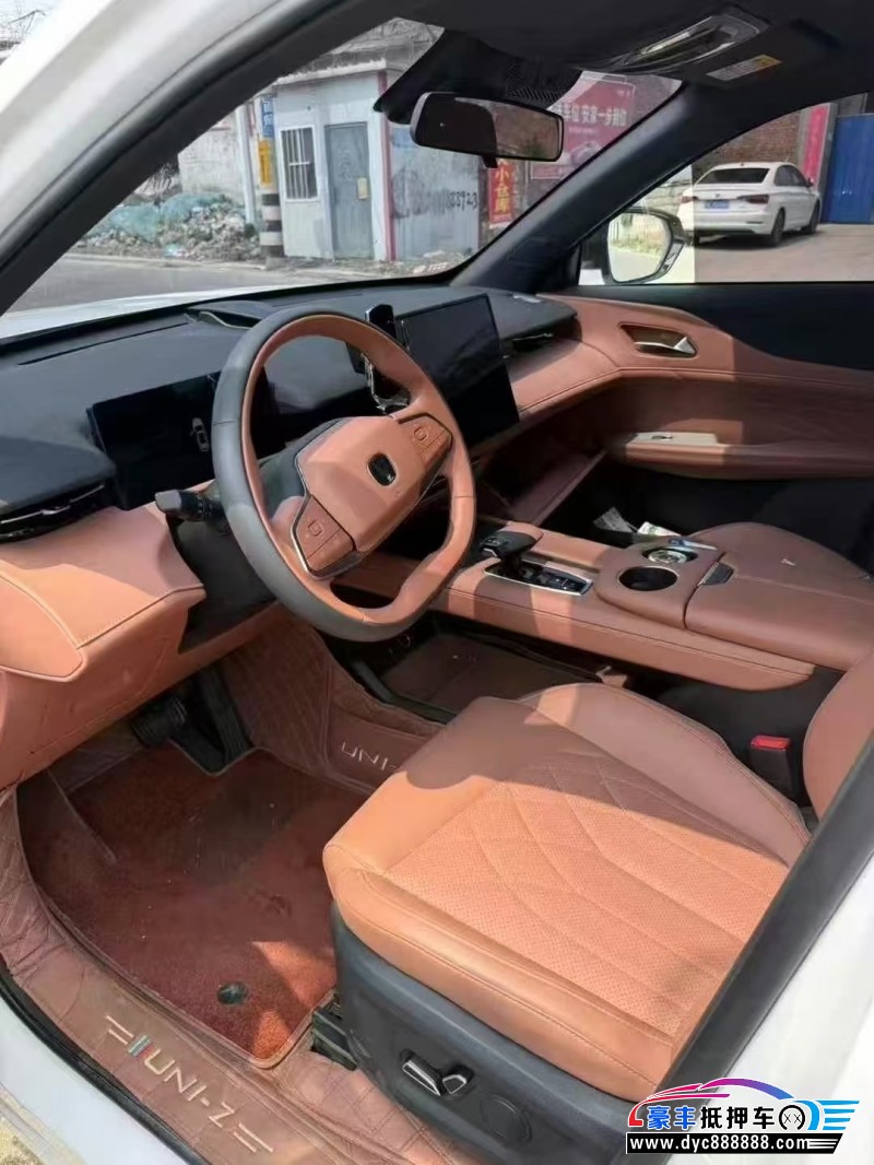 25年长安长安UNI轿车抵押车出售