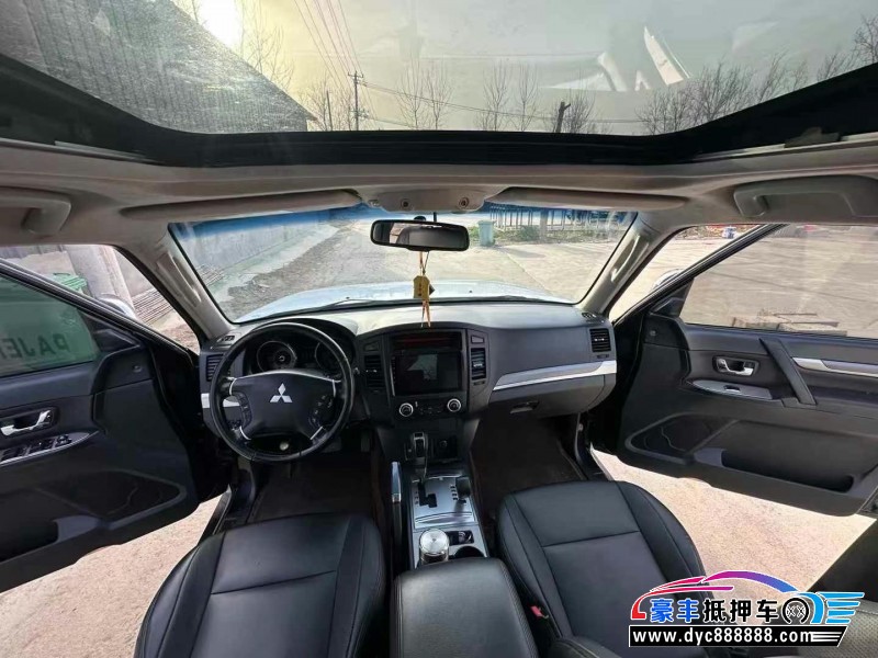 12年三菱帕杰罗轿车抵押车出售