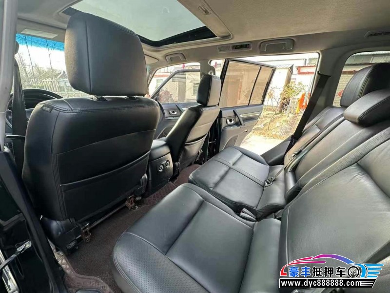 12年三菱帕杰罗轿车抵押车出售