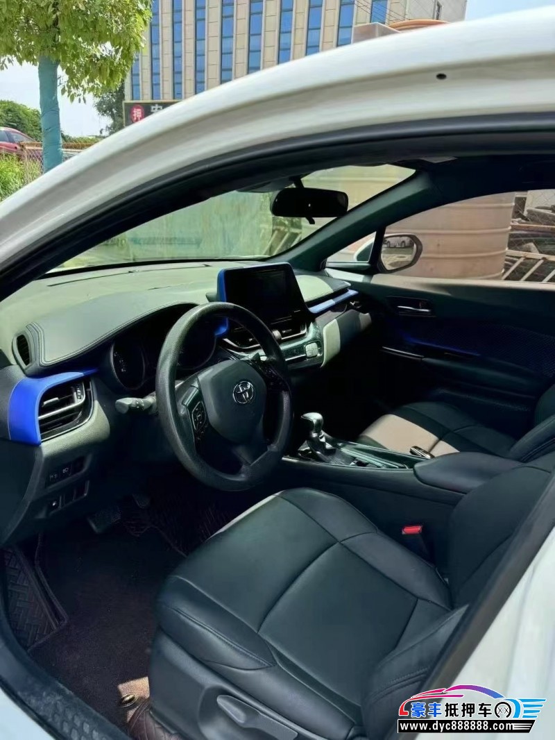 19年丰田C-HR轿车抵押车出售