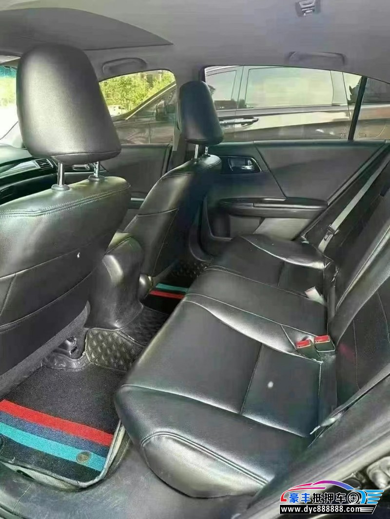 18年本田雅阁轿车抵押车出售