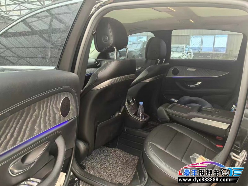 22年奔驰E轿车抵押车出售