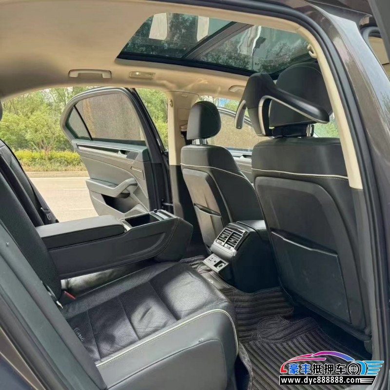 17年大众辉昂轿车抵押车出售